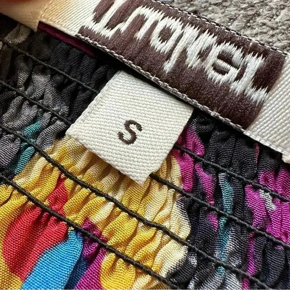 Tucker 100% Silk Black Floral Long Sleeve Button Down Blouse - Picture 6 of 10